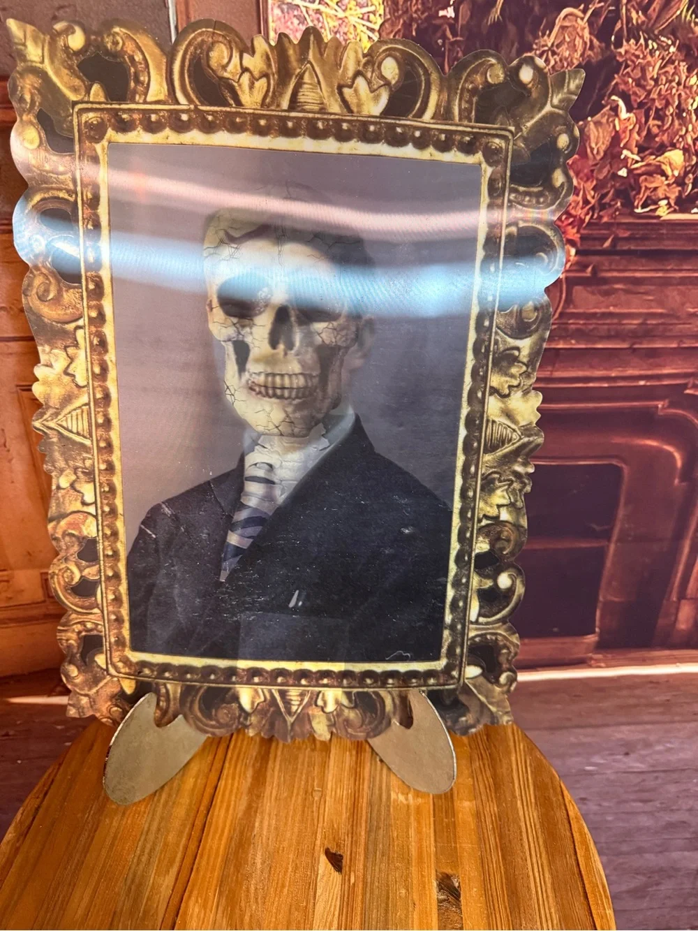 Halloween Lenticular Faux Antique Look Spooky Guy Haunted House Decorative